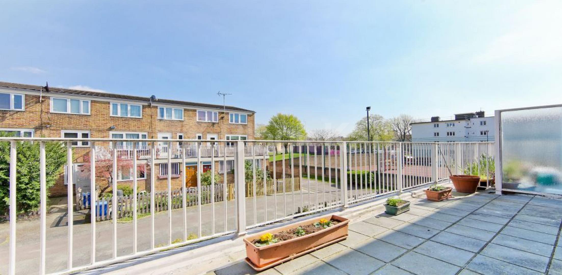 Duplex apartment with additional study room & hot water & heating included  Amina Way, Bermondsey